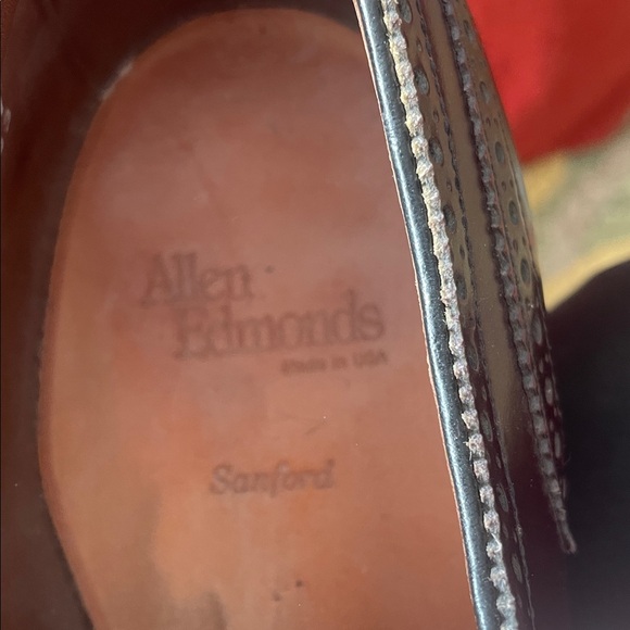 Allen Edmonds Sanford dress shoes. Size 11 1/2. Burgundy leather.